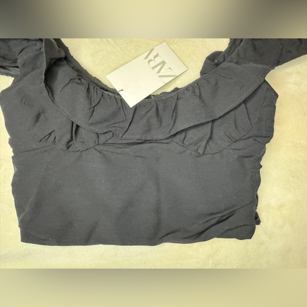 Zara Black Ruffled Sleeveless top , has no stretch - Picture 4 of 7